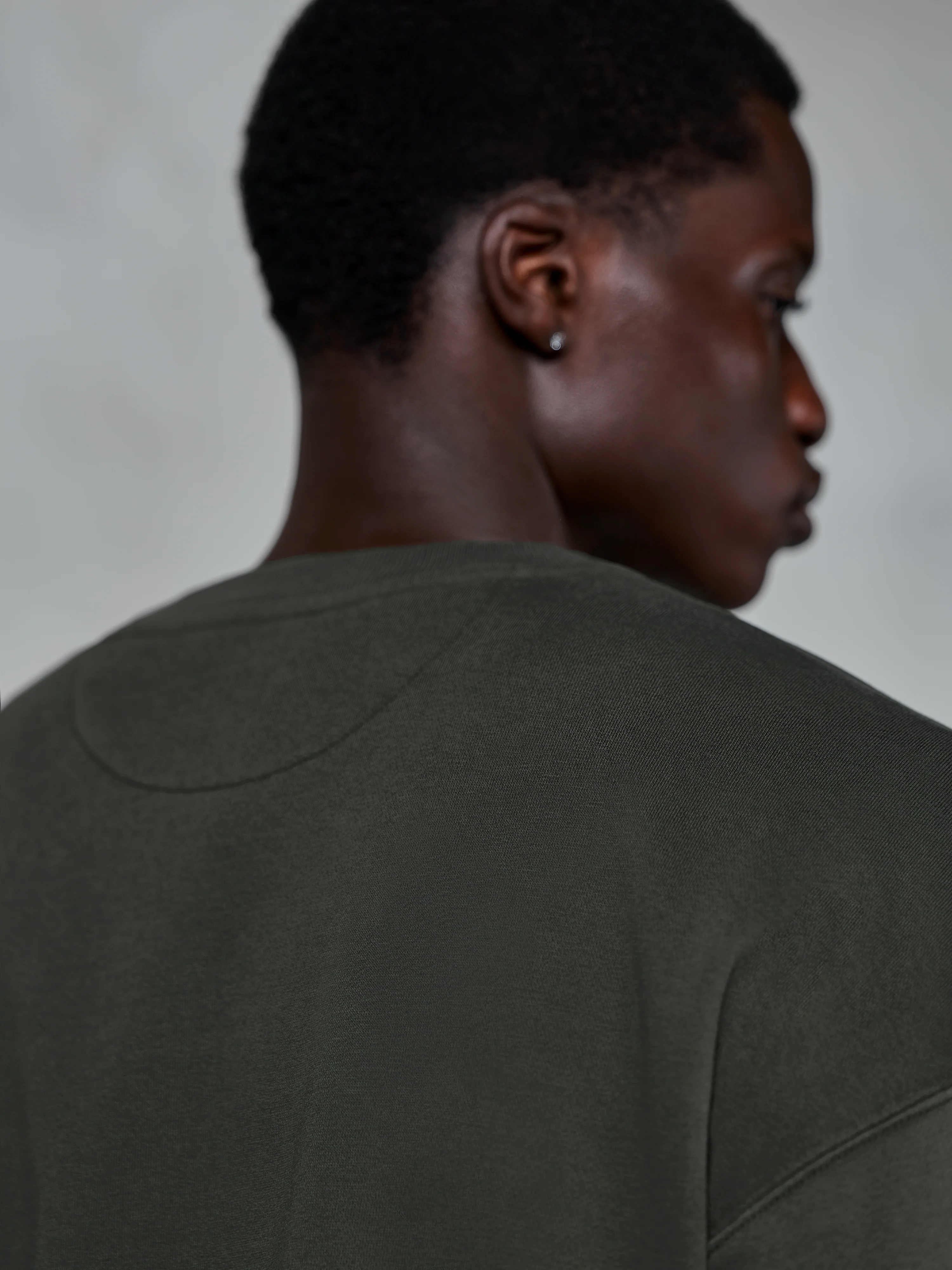Felpa Essentials Ageless Crew - Image 3