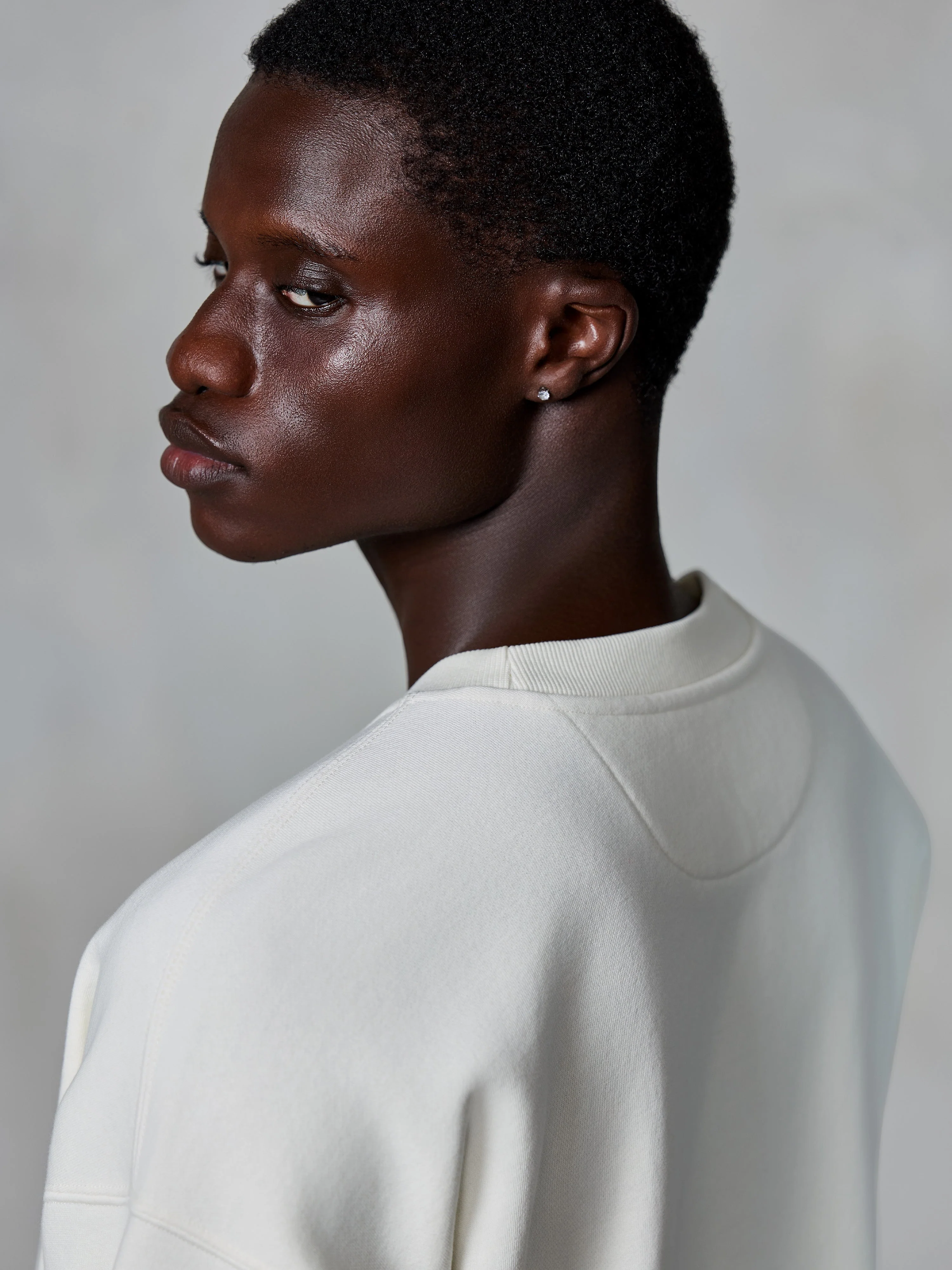 Felpa Essentials Ageless Crew - Image 3