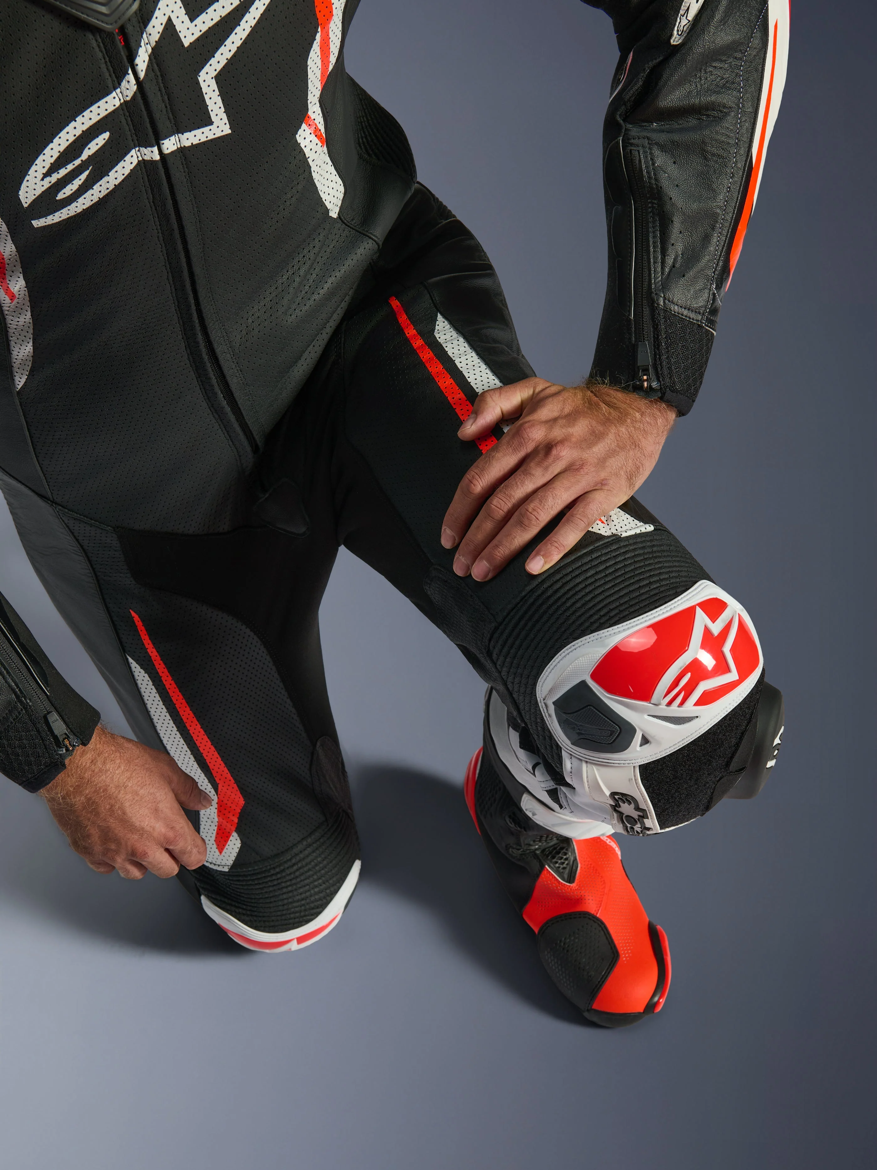 Tuta In Pelle GP Tech V5 1 Pezzo - Image 6