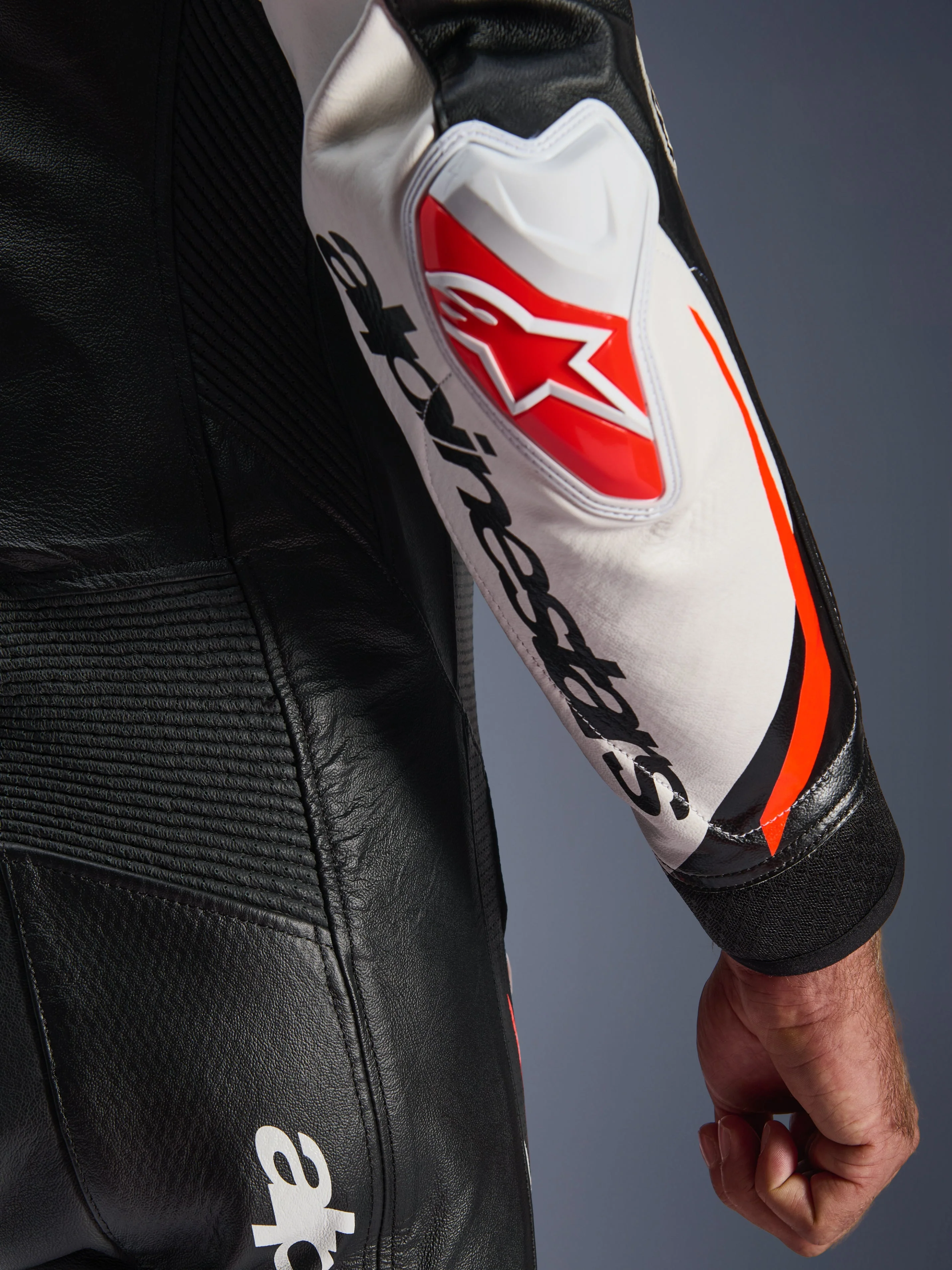 Tuta In Pelle GP Tech V5 1 Pezzo - Image 8