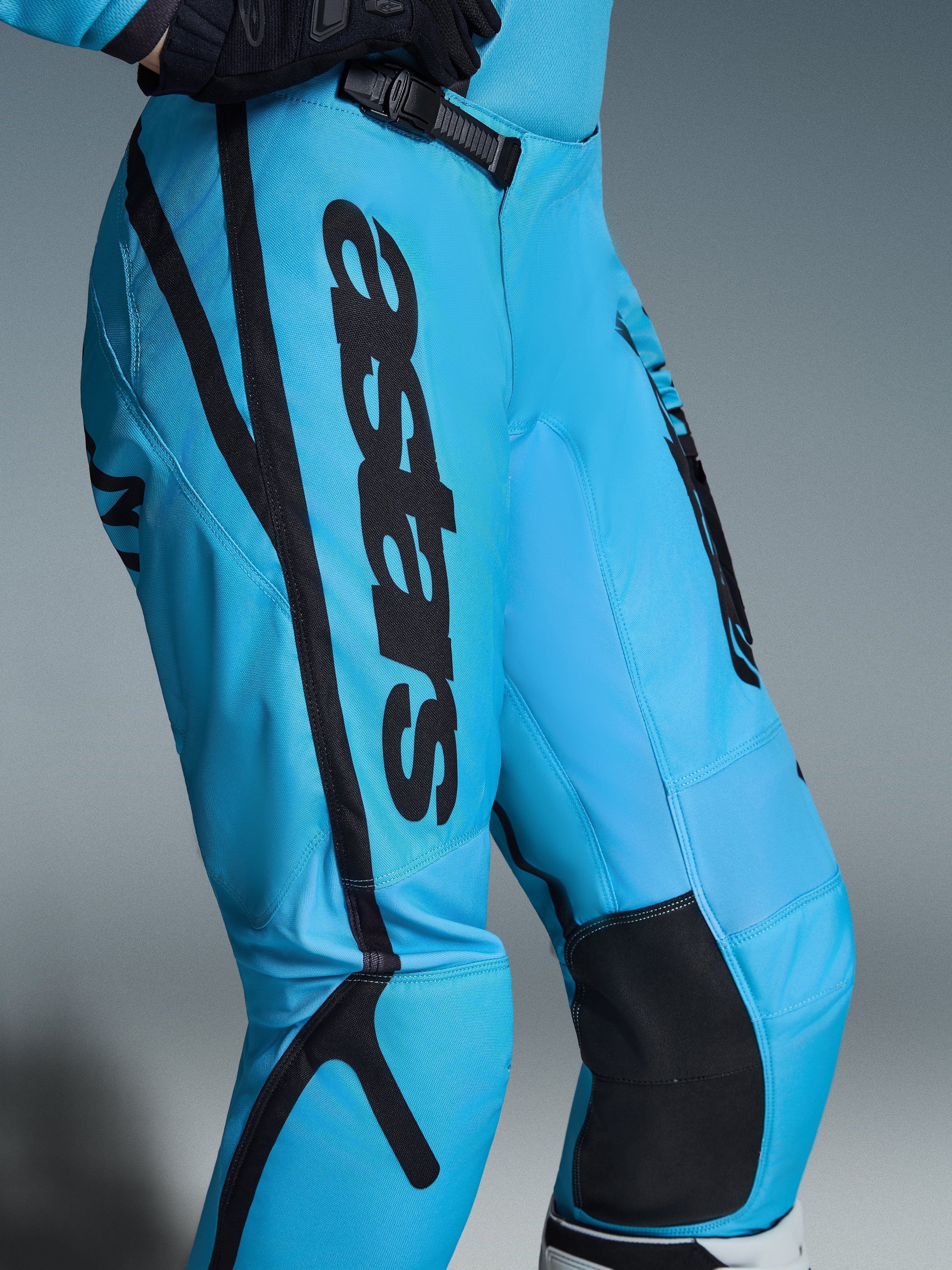 Pantaloni Stella Fluid Apex 2026 - Image 4